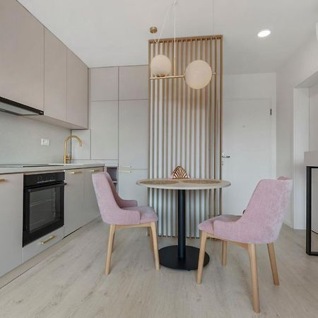 Apartament Lam Rose - Ac - Terrace Bratysława Zewnętrze zdjęcie