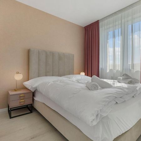 Apartament Lam Rose - Ac - Terrace Bratysława Zewnętrze zdjęcie