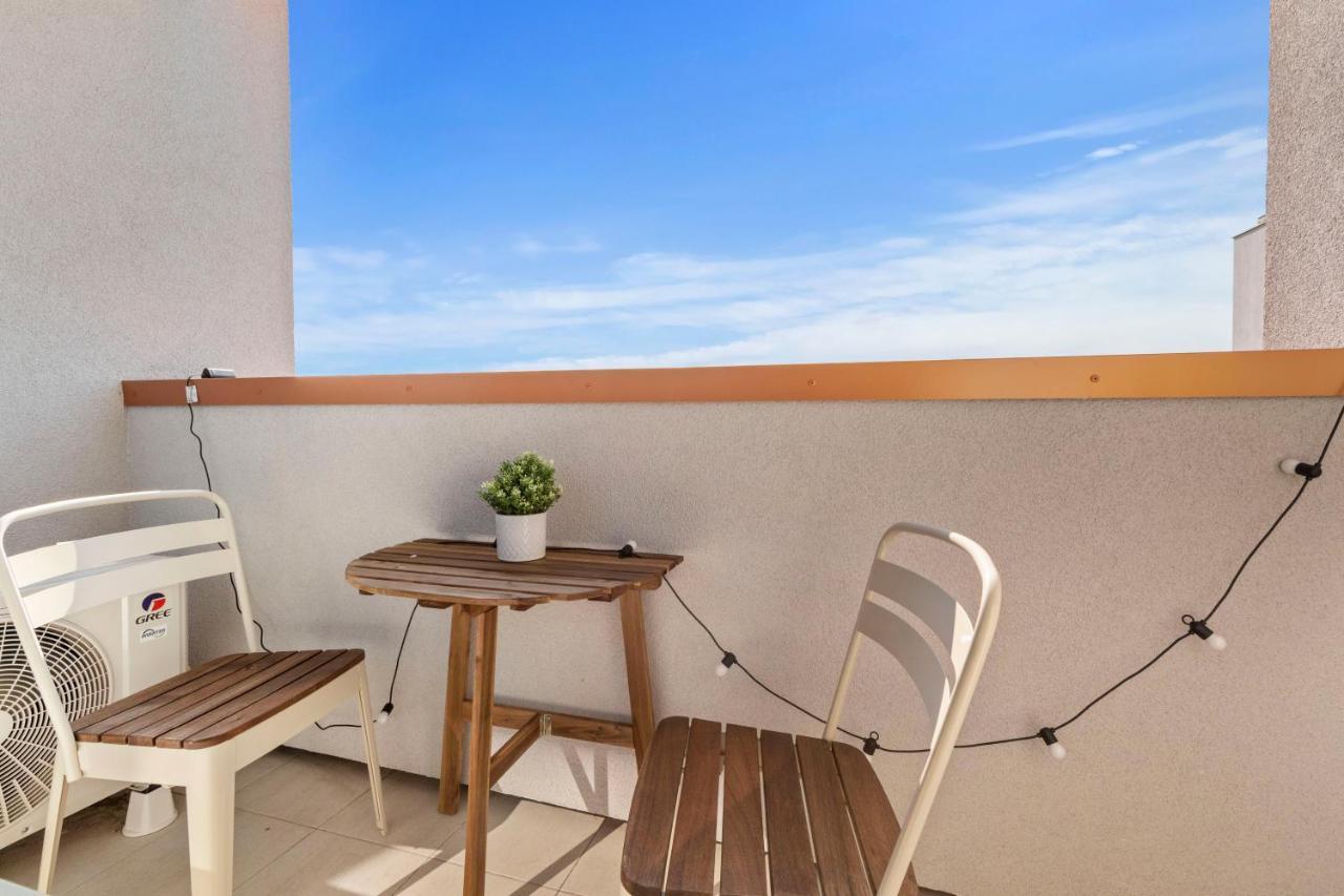 Apartament Lam Rose - Ac - Terrace Bratysława Zewnętrze zdjęcie