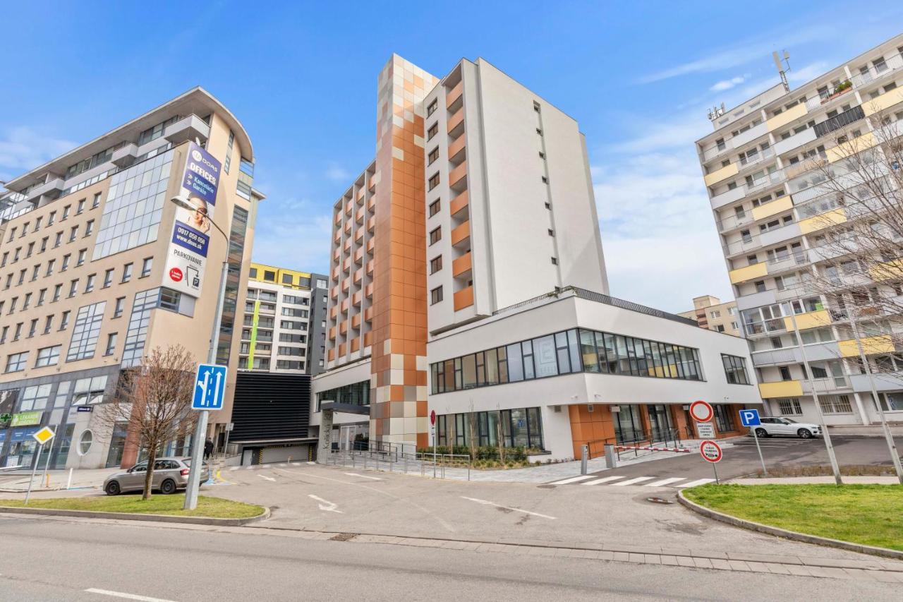 Apartament Lam Rose - Ac - Terrace Bratysława Zewnętrze zdjęcie