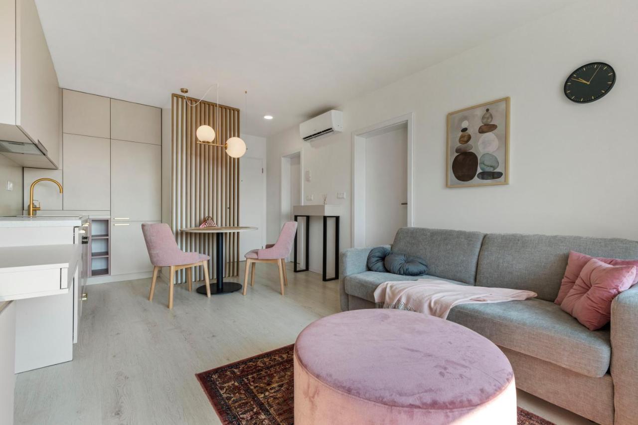 Apartament Lam Rose - Ac - Terrace Bratysława Zewnętrze zdjęcie
